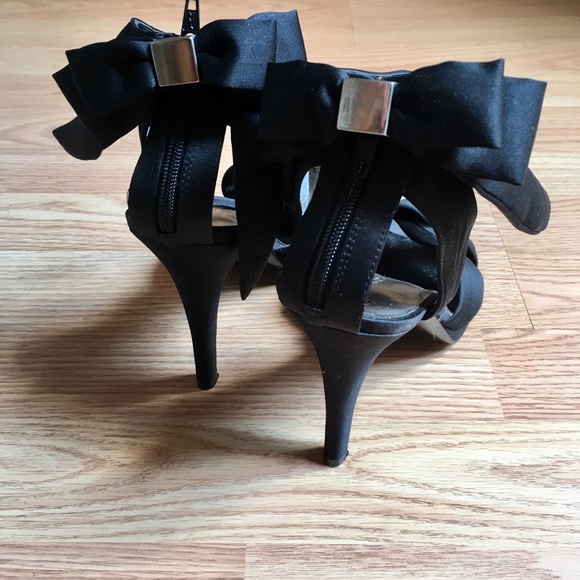 Heels - Picture 2 of 2